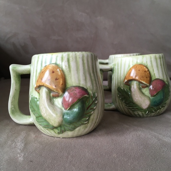 Vintage 70's Hand-painted Ceramic Mushroom Mug Set of 4 - Picture 6 of 15
